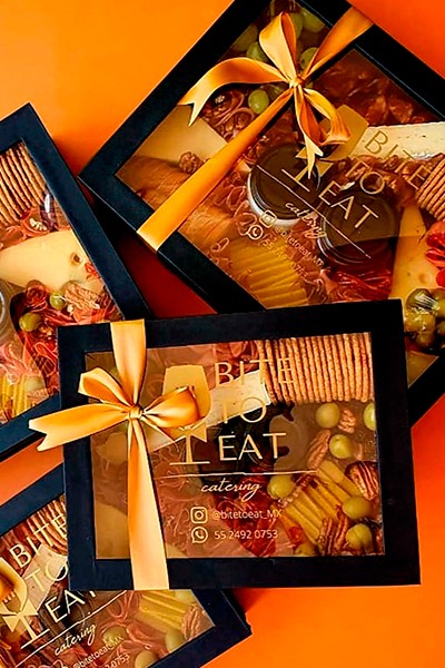 Los pedidos deben realizarse con un día de anticipación. Cajas Bite to eat
