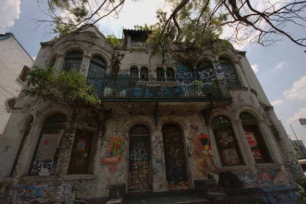 Tour por la Casa Negra