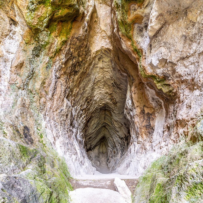 La historia detrás de la cueva de Utroba