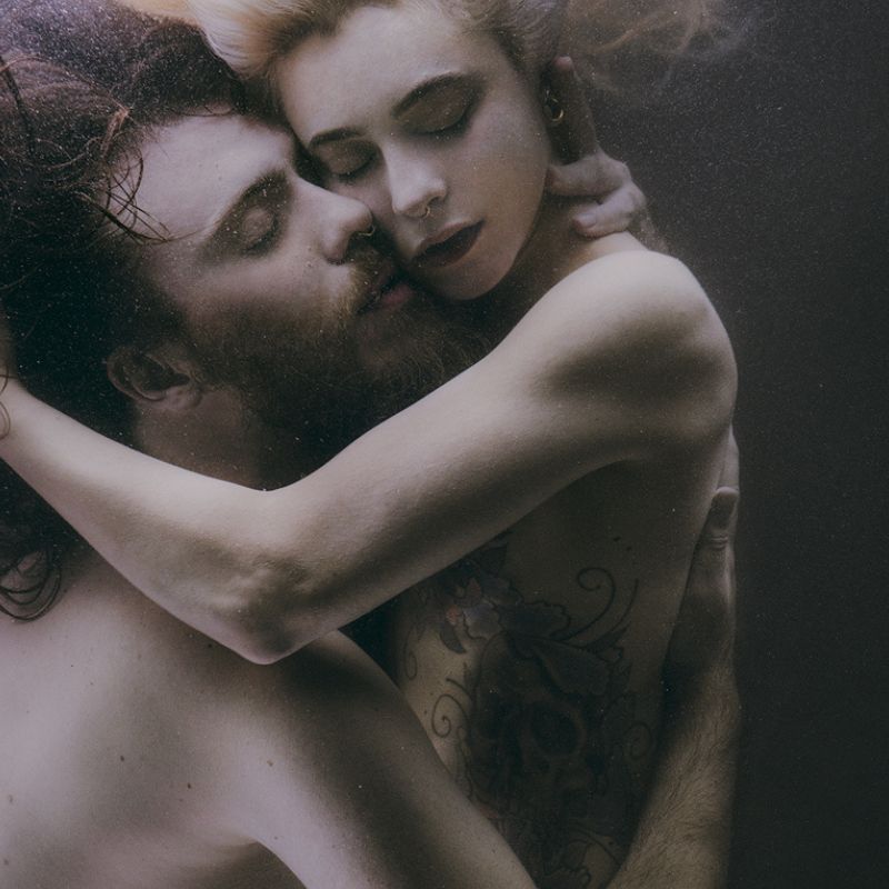 Erotismo bajo el agua a través de la lente de Mira Nedyalkova