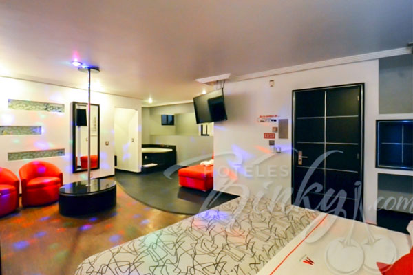 dónde esta el m motel