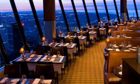 360 Restaurant tiene una gran cava con 900 botellas. Restaurantes exóticos para comer