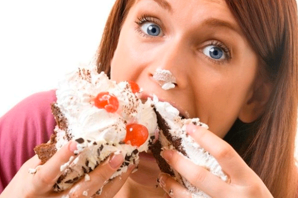 Suele ser una sensación de hambre desmesurada que solo se sacia con carbohidratos.