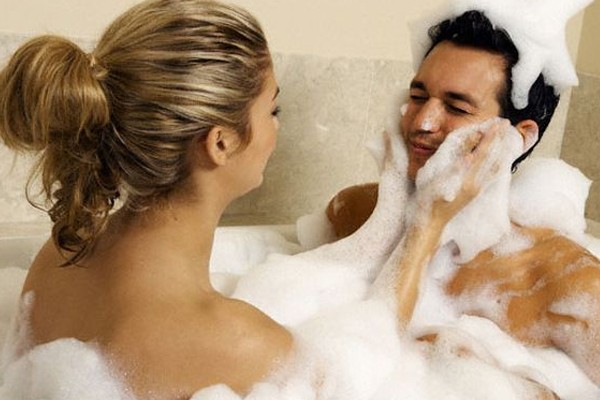 Desintoxica a tu cuerpo con un relajante baño de burbujas.