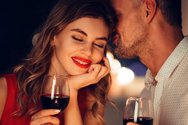 Aprovecha que muchos restaurantes cuentan con servicio de delivery y disfruta de tus platillos favoritos.
