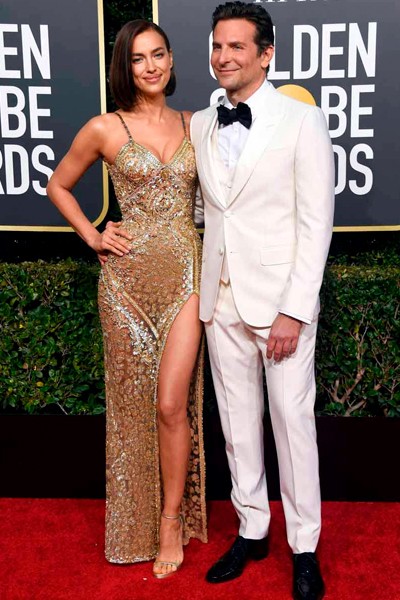Irina Shayk, tan deslumbrante como el oro.
