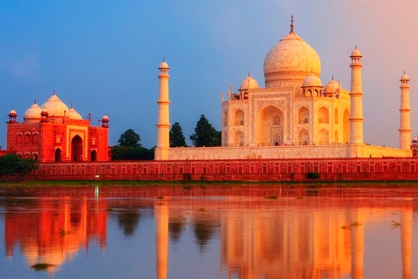 ¡Embriágate con la belleza del Taj Mahal!