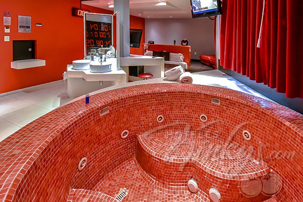 ¡Pierde la noción del tiempo en el Jacuzzi!