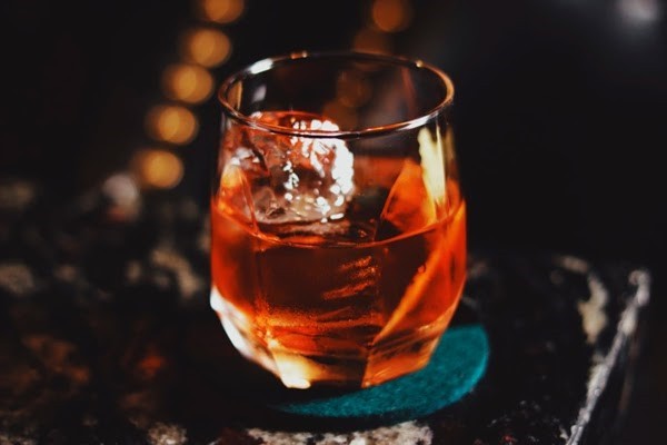 Solo pide un vaso con hielo y prepárate para disfrutar del sabor al máximo.