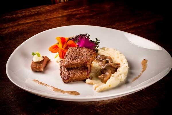 Deléitate con una experiencia inédita de erotismo culinario.