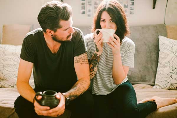 Beban un té que deleite a sus sentidos, relaje sus cuerpos y los libere del estrés.