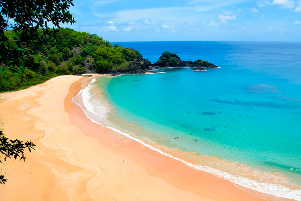 La playa está dentro del Parque Nacional Marino de Fernando de Noronha, reconocido por la UNESCO como Patrimonio Mundial.