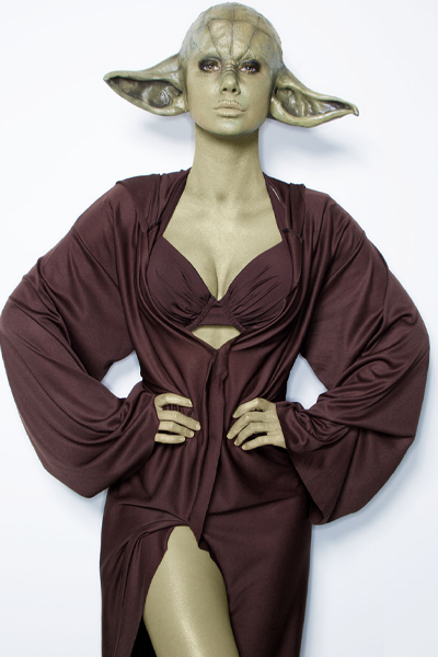 Cosplay femenino de Yoda.