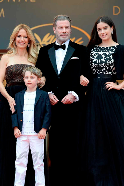 En honor a Jett, John y Kelly crearon Jett Travolta Foundation, organización sin fines de lucro para ayudar a niños con necesidades especiales.