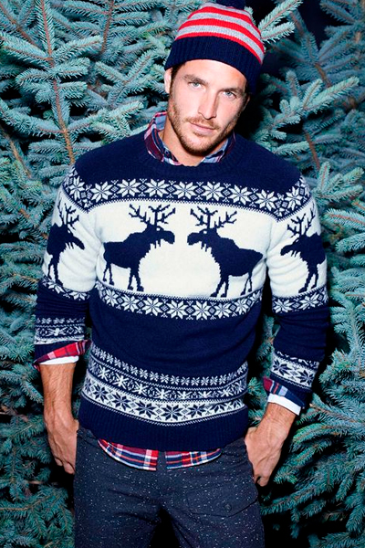 Elige tu suéter navideño favorito y conviértelo en el protagonista de tu outfit.