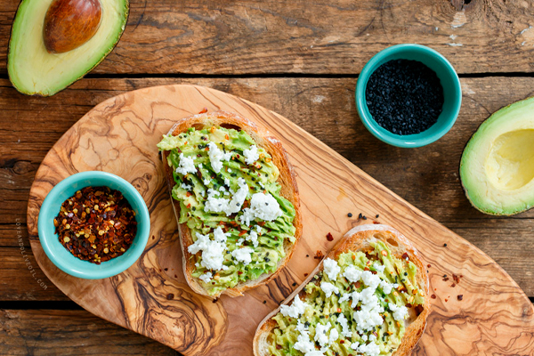 Disfruta del sabor del aguacate y eriza tu paladar con un toque de pimienta.