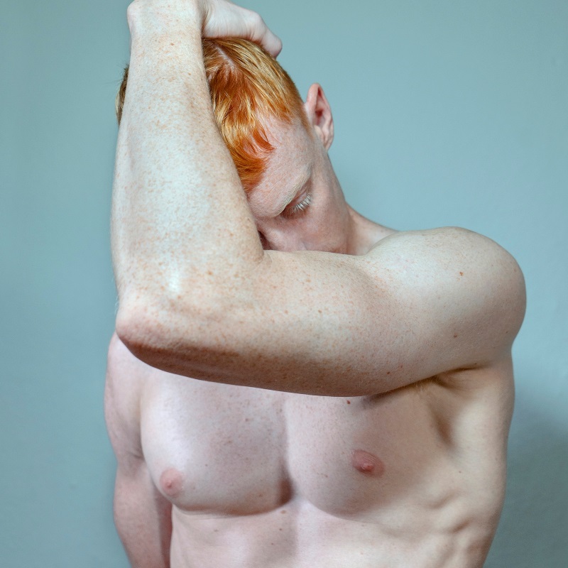 La erótica del cuerpo masculino en la obra de Florian Hetz
