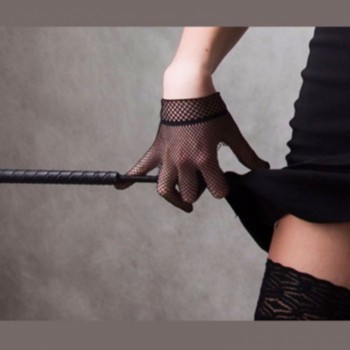 Erotismo y BDSM en la cinta FemDom: Dominación Femenina