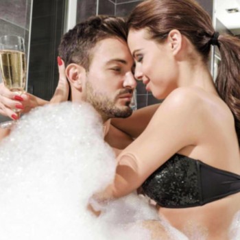 Baño de burbujas en un Love Hotel