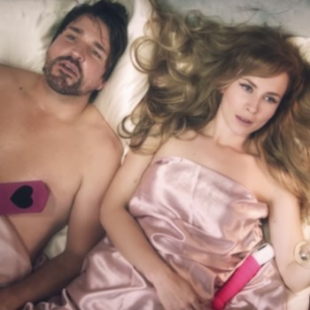 “Love Cuts”: el spot publicitario más Kinky